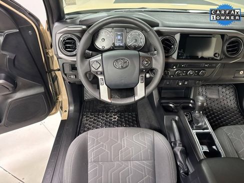 Used 2019 Toyota Tacoma TRD Off-Road image 13