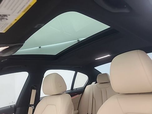 Used 2020 BMW 530i RWD image 37