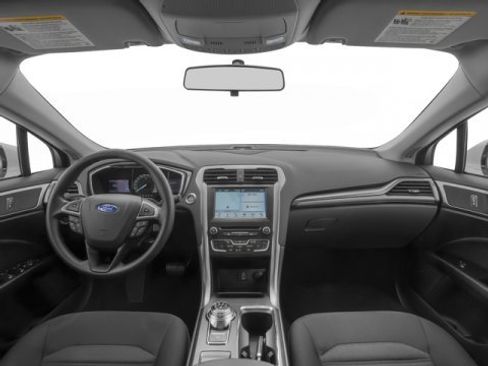 Used 2018 Ford Fusion SE w/ Fusion SE Technology Package image 11