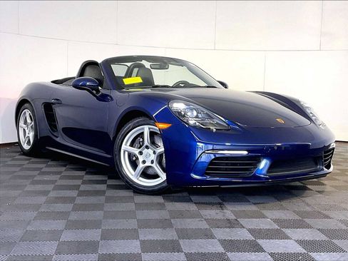 Used 2022 Porsche 718 Boxster RWD image 9
