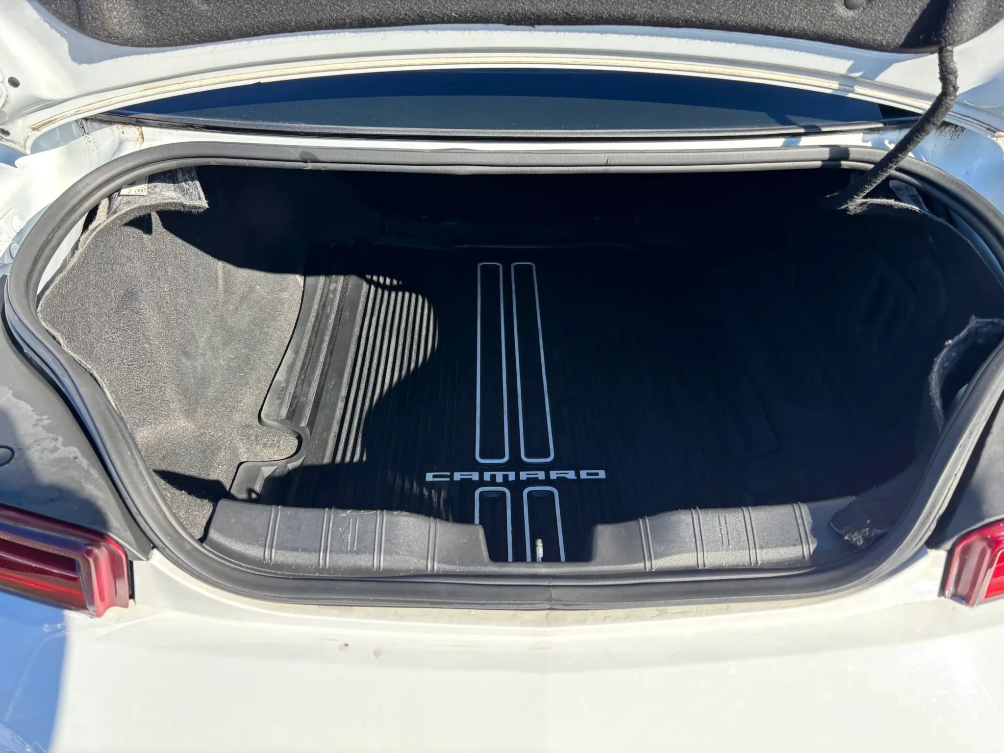 Used 2018 Chevrolet Camaro LT RWD image 5