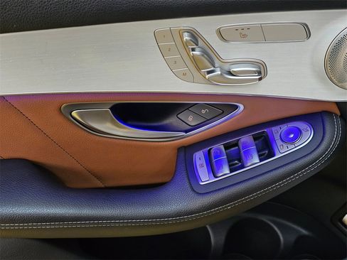 Used 2021 Mercedes-Benz GLC 300 4MATIC w/ AMG Line image 23