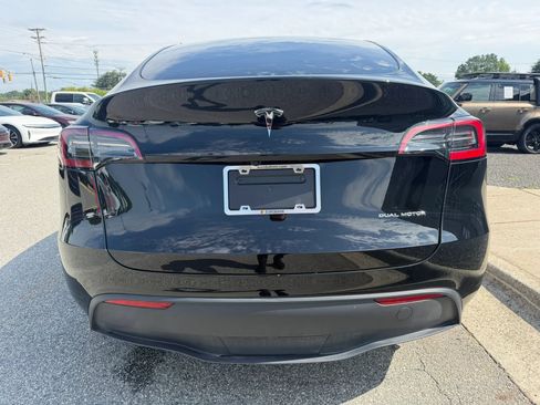 Used 2023 Tesla Model Y Long Range AWD/4WD image 4
