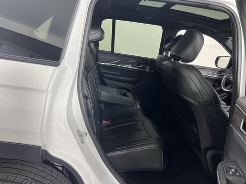 Certified 2024 Jeep Grand Cherokee Limited image 29