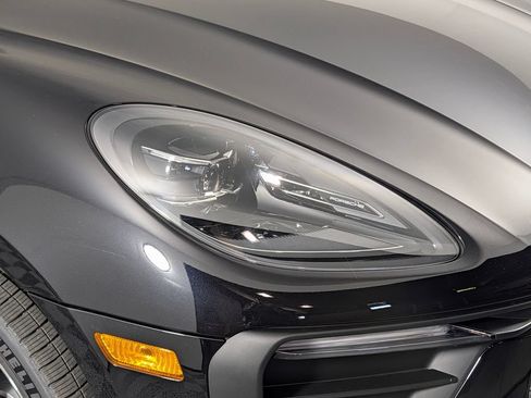 New 2026 Porsche Macan AWD/4WD image 15