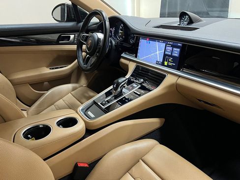 Used 2018 Porsche Panamera 4 w/ Premium Package Plus image 15