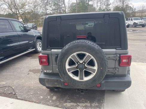 Used 2020 Jeep Wrangler Unlimited Sahara image 4