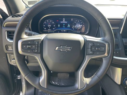 Used 2023 Chevrolet Tahoe Z71 w/ Luxury Package AWD/4WD image 28