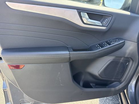 Used 2022 Ford Escape SEL AWD/4WD image 10
