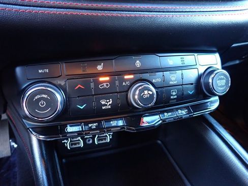 Used 2023 Dodge Durango GT AWD/4WD image 18