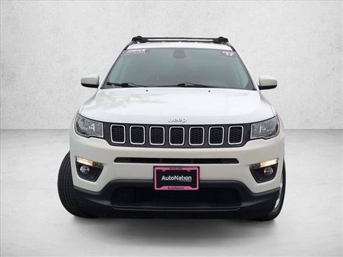 Used 2017 Jeep Compass Latitude w/ Popular Equipment Group AWD/4WD image 2