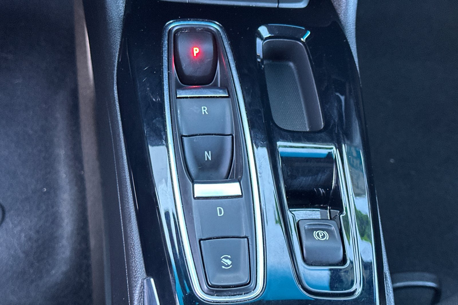 Used 2022 Chevrolet Bolt LT FWD image 24