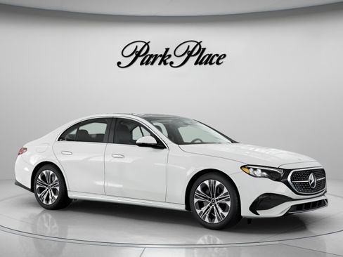 Used 2026 Mercedes-Benz E 350 4MATIC Sedan image 31