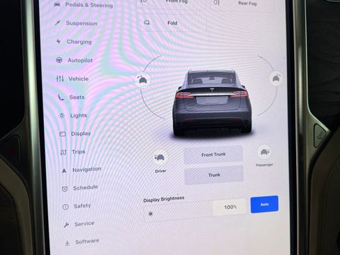 Used 2017 Tesla Model X 90D image 33