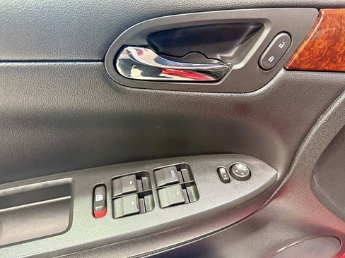 Used 2011 Chevrolet Impala LT image 25