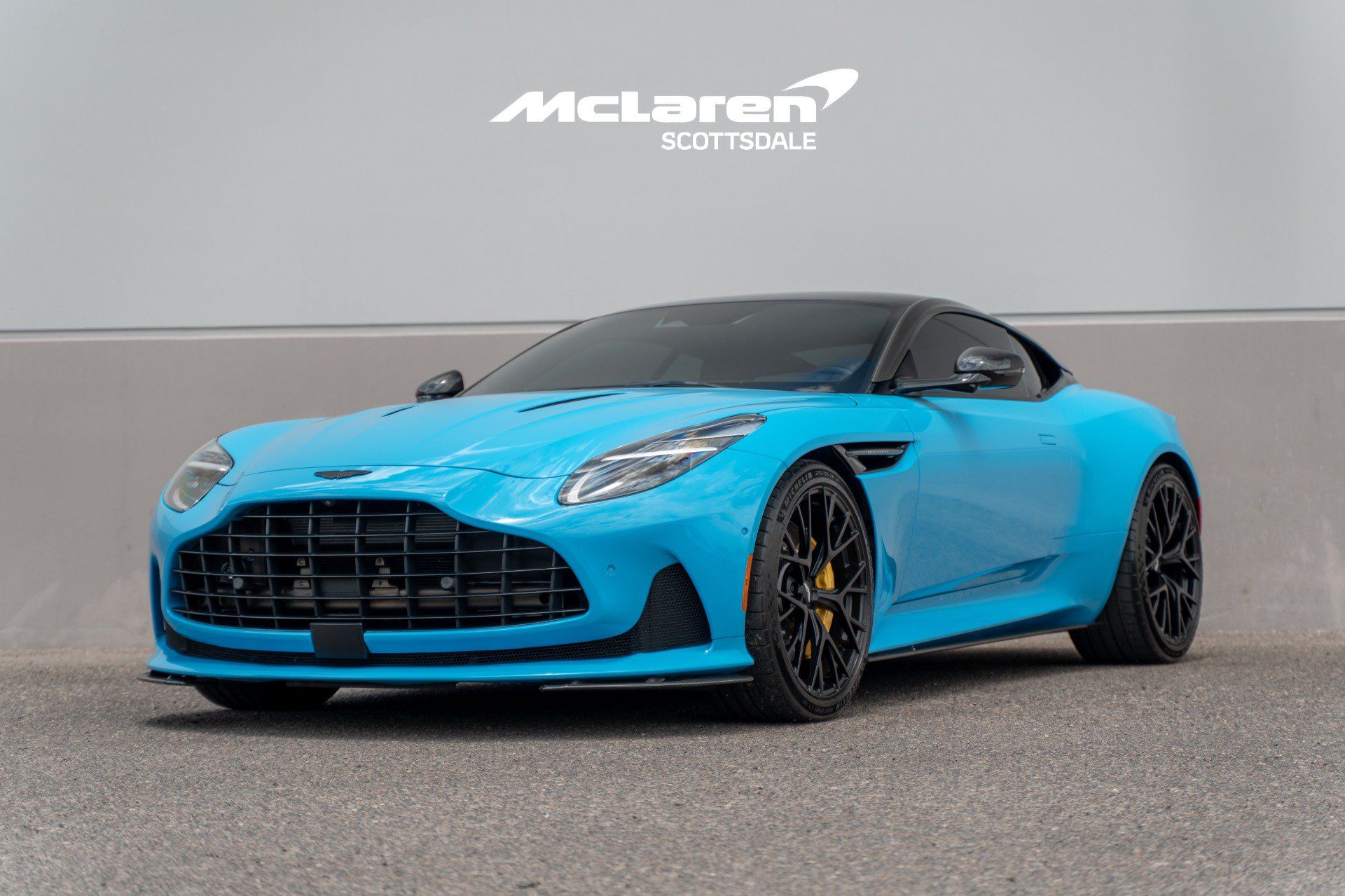 Used 2024 Aston Martin DB12 Coupe RWD image 3