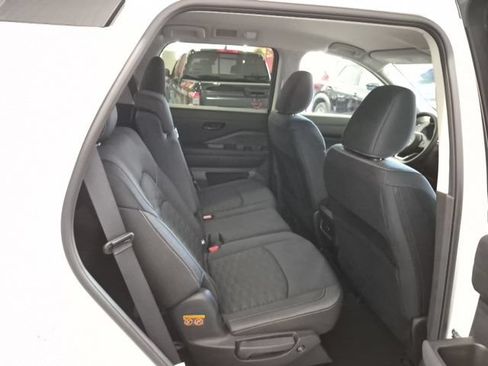 Certified 2025 Nissan Pathfinder S AWD/4WD image 22