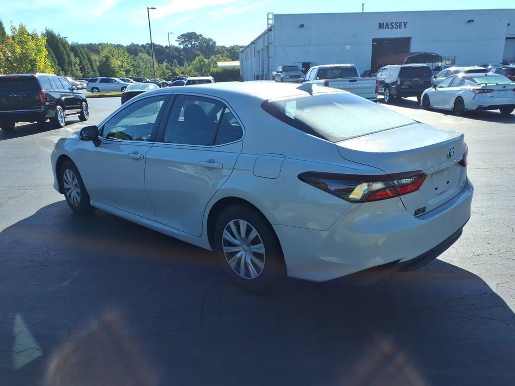Used 2023 Toyota Camry LE FWD image 5