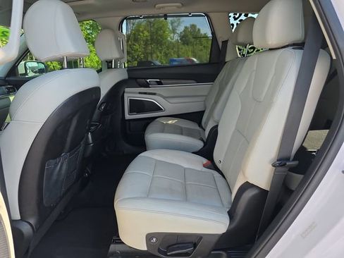 Used 2022 Kia Telluride EX w/ EX Premium Package AWD/4WD image 11