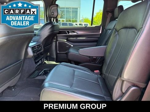 Used 2023 Jeep Wagoneer Series II w/ Premium Group I AWD/4WD image 19