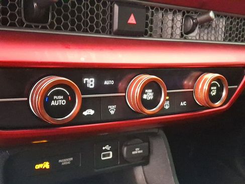 Used 2022 Honda Civic Sport image 13