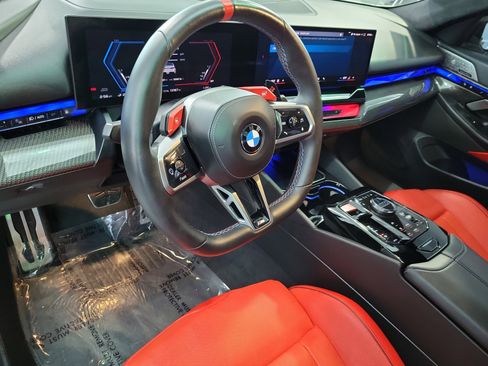 Used 2025 BMW M5 w/ Carbon Package AWD/4WD image 18