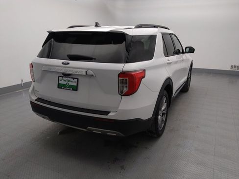 Used 2022 Ford Explorer XLT w/ Equipment Group 202A image 7