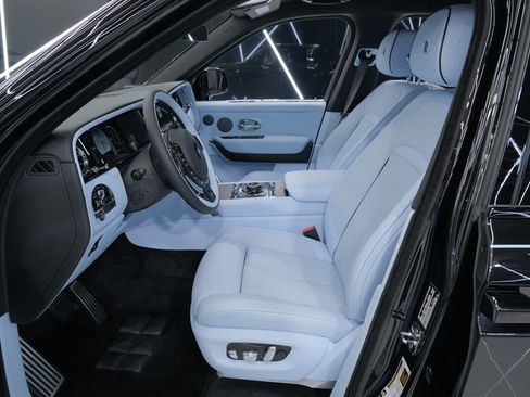 Used 2026 Rolls-Royce Cullinan AWD/4WD image 35