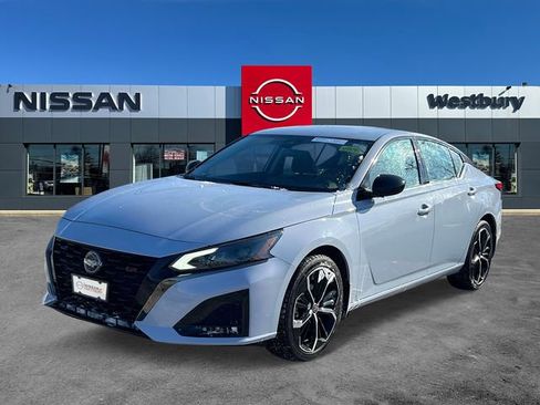 Used 2023 Nissan Altima 2.5 SR image 4