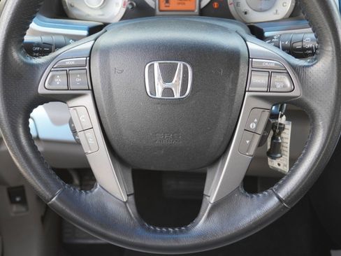 Used 2010 Honda Pilot Touring image 30