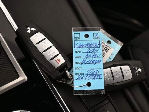 Used 2024 Mitsubishi Outlander SE Black Edition FWD image 24