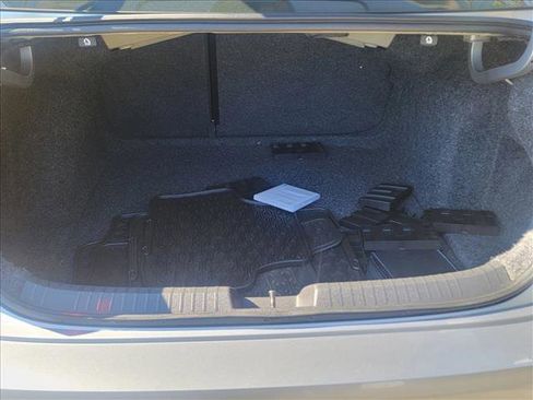 Used 2023 Volkswagen Jetta SE w/ Panoramic Sunroof Package image 7