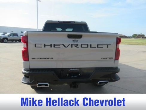 Used 2026 Chevrolet Silverado 1500 Custom Trail Boss w/ LPO, Dark Essentials Package AWD/4WD image 15