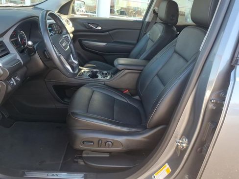 Used 2022 GMC Acadia SLT w/ Elevation Edition image 16