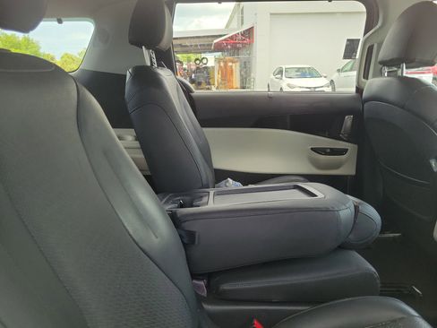 Used 2024 Kia Carnival SX Prestige FWD image 8