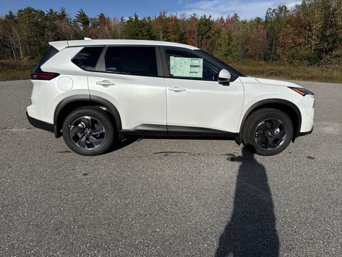 New 2026 Nissan Rogue SV image 8