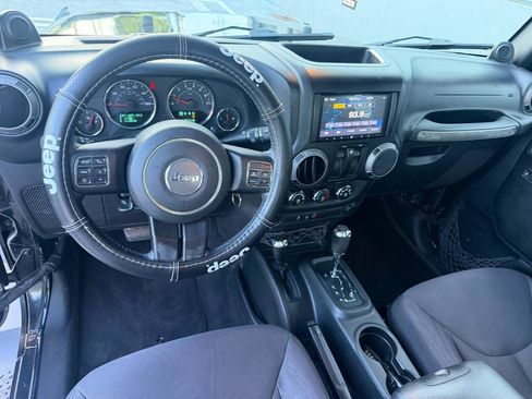 Used 2013 Jeep Wrangler Sport AWD/4WD image 15