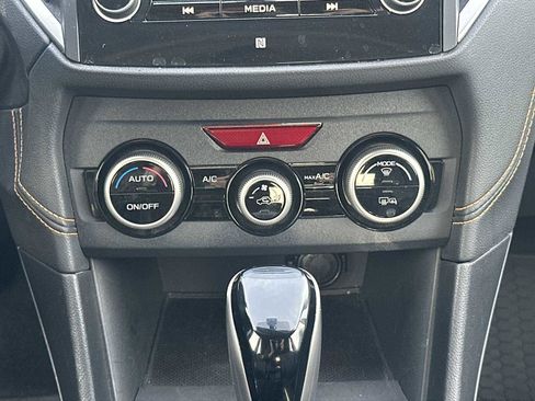 Used 2019 Subaru Crosstrek 2.0i Limited w/ Moonroof Package w/Navigation image 17