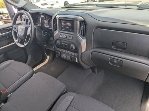 Used 2025 Chevrolet Silverado 2500 Custom w/ Custom Value Package image 13