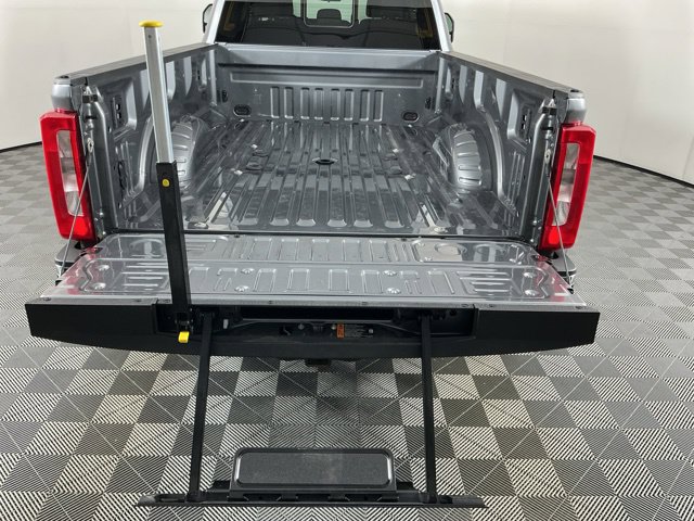 Used 2024 Ford F450 XLT w/ FX4 Off-Road Package AWD/4WD image 8