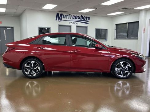 Used 2023 Hyundai Elantra SEL w/ Convenience Package FWD image 4