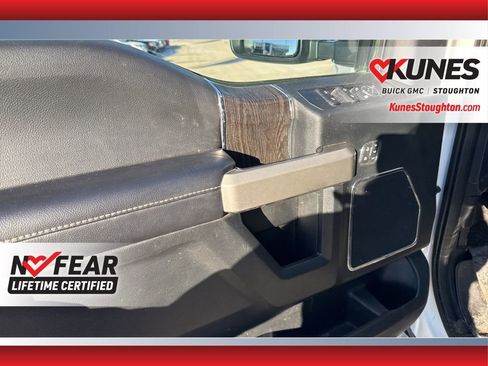 Used 2021 Ford F350 Lariat image 19