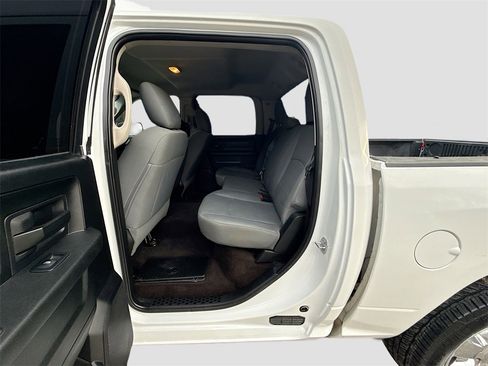 Used 2018 RAM 1500 Express image 22