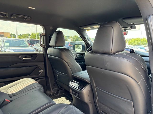 Used 2025 Nissan Armada PRO-4X AWD/4WD image 23