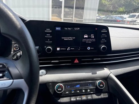 Used 2023 Hyundai Elantra SEL FWD image 20