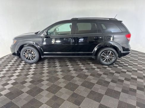 Used 2017 Dodge Journey SE w/ Flexible Seating Group FWD image 6