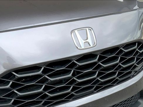 Used 2025 Honda HR-V LX image 32
