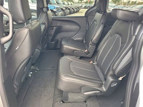 New 2026 Chrysler Voyager LX image 5