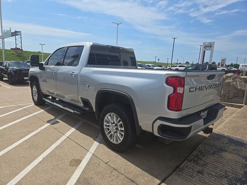 Used 2020 Chevrolet Silverado 2500 High Country w/ Z71 Off-Road Package AWD/4WD image 7