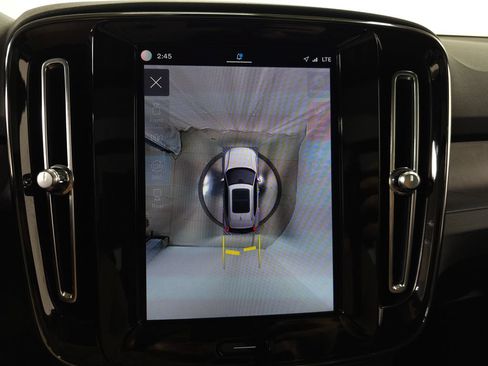 Certified 2023 Volvo XC40 Recharge Plus w/ Protection Package Premier AWD/4WD image 27